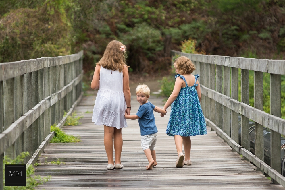 Rainy Family Portraits - Noosa photographer