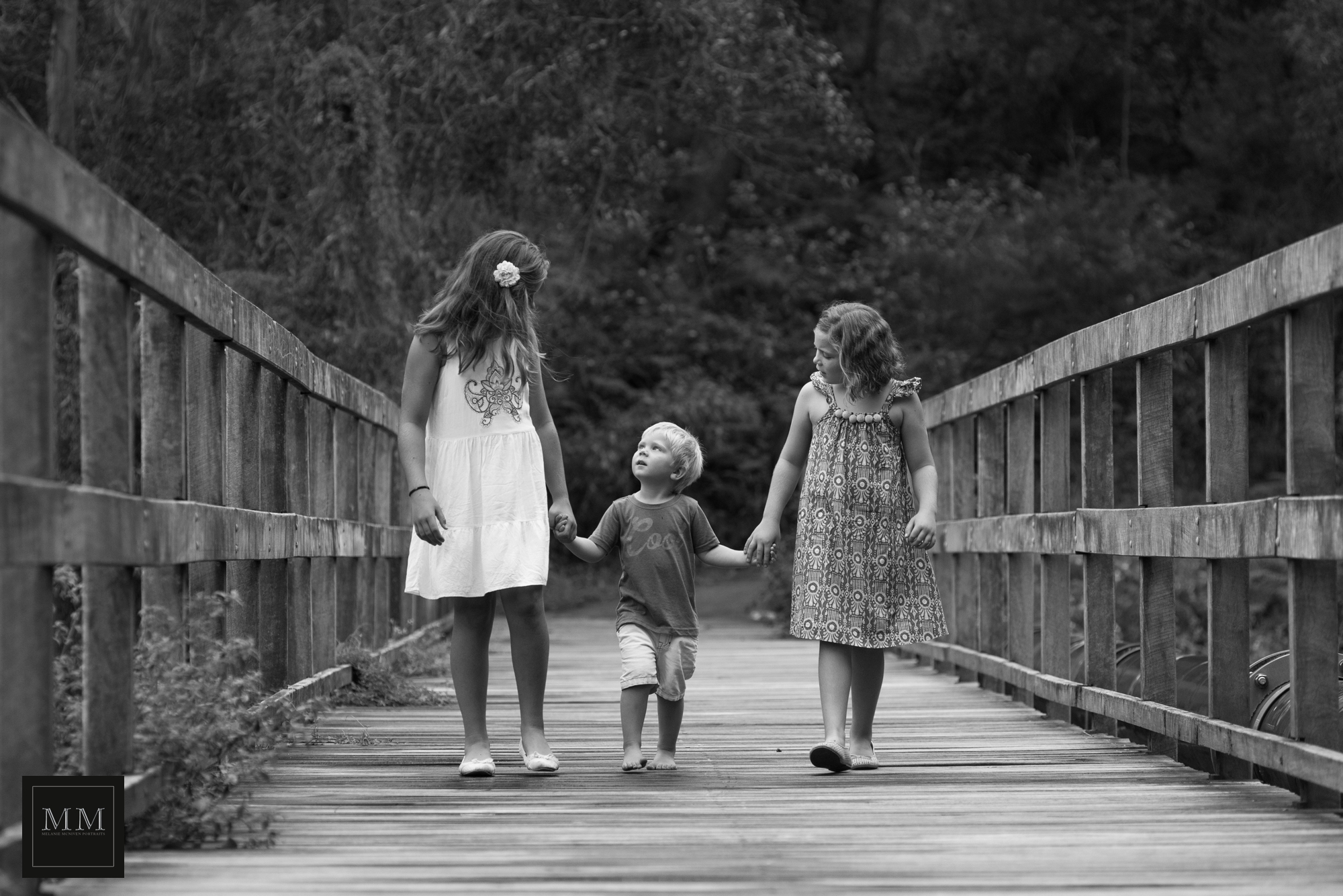 Rainy Family Portraits - Noosa photographer