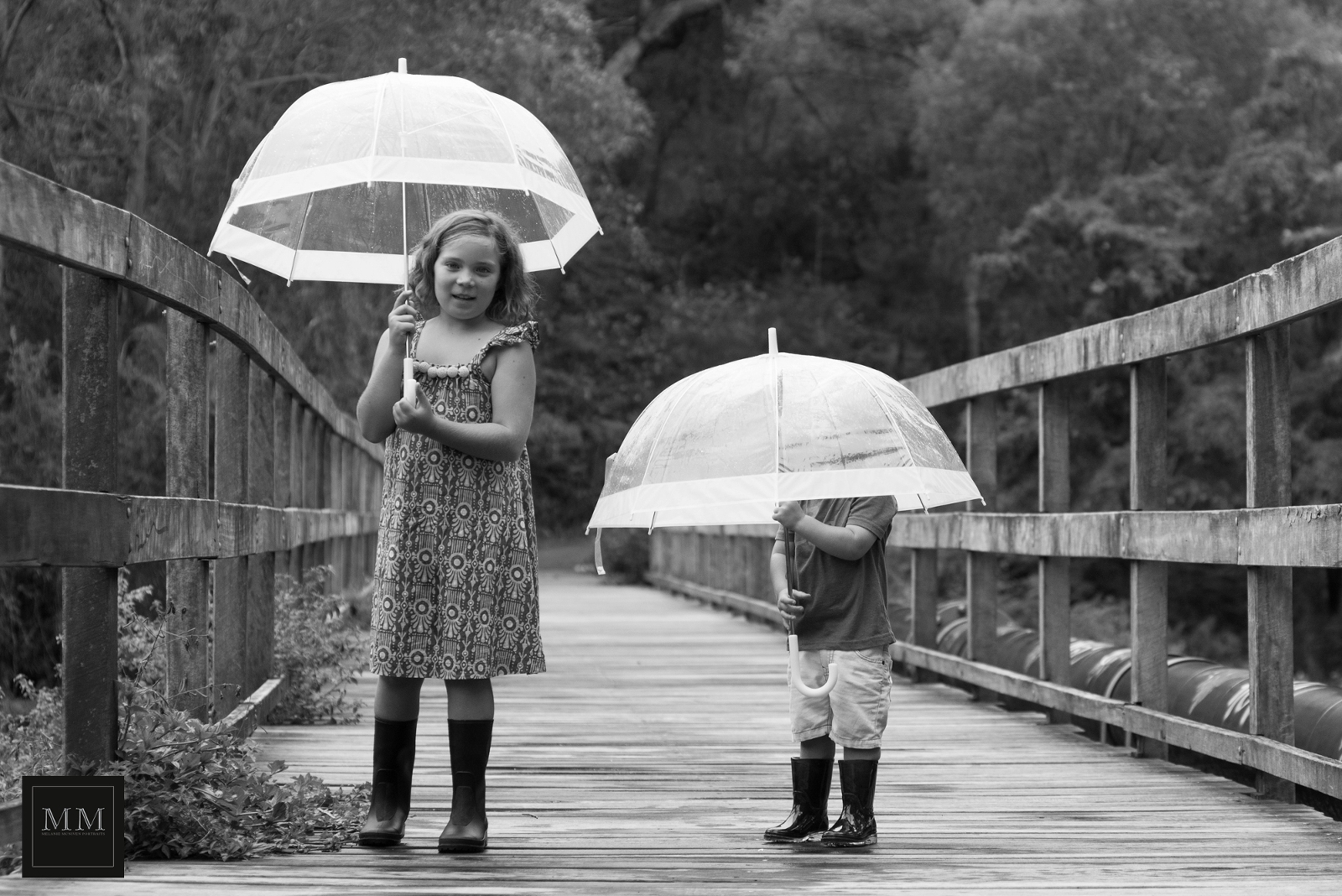 Rainy Family Portraits - Noosa photographer